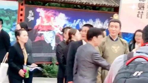 横店干饭小王子爆料视频,幕后美食故事  第1张